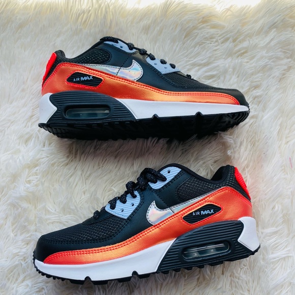 Nike Shoes - Nike Air Max 90